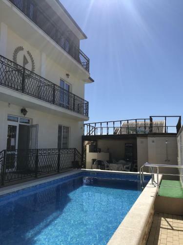 Hostal Palladion Guest House