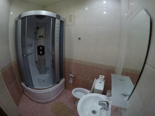 Hostal Neolit Guest House