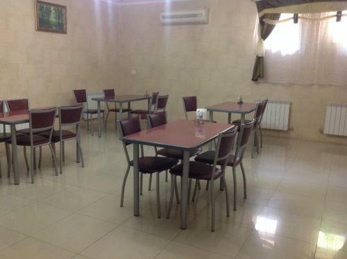 Hostal Neolit Guest House