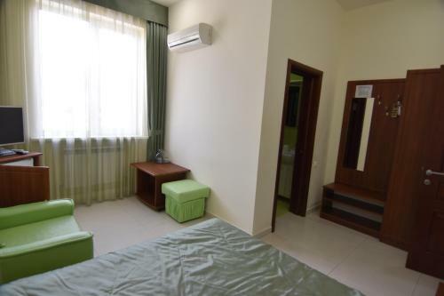Hotel Manopolis Guest House