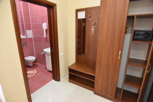 Hotel Manopolis Guest House
