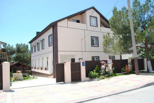 Hostal Lotos
