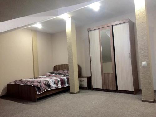 Hostal Apartment On Alpiyskaya