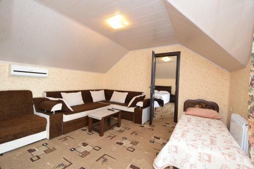 Hostal Sadorini
