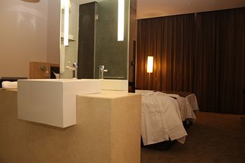 Three Cities The Gateway Hotel