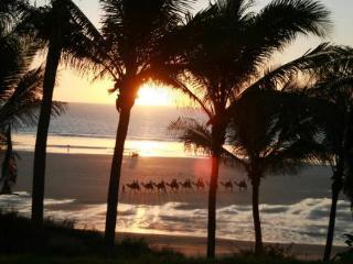 Hotel Cable Beachside Villas
