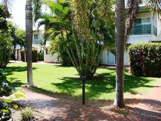 Hotel Cable Beachside Villas