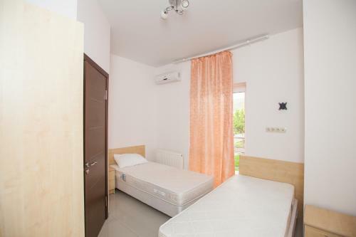 Hostal Vinograd Guest House