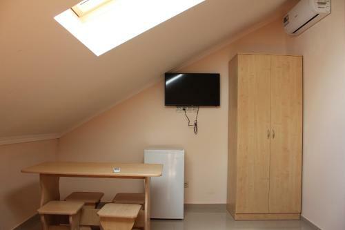 Hostal Vinograd Guest House