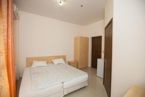 Hostal Vinograd Guest House