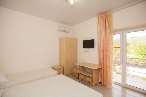 Hostal Vinograd Guest House