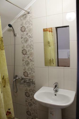 Hostal Vinograd Guest House