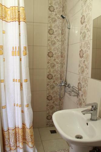 Hostal Vinograd Guest House
