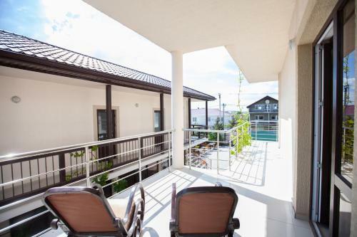 Hostal Vinograd Guest House