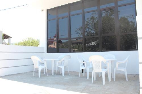 Hostal Vinograd Guest House