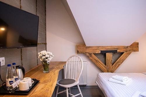 Honey Bridge Hotel