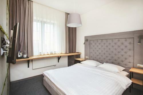 Honey Bridge Hotel