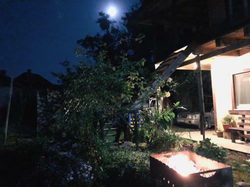 Hostal "????????? ?????"