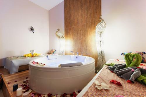 Grand Spa Hotel Avax
