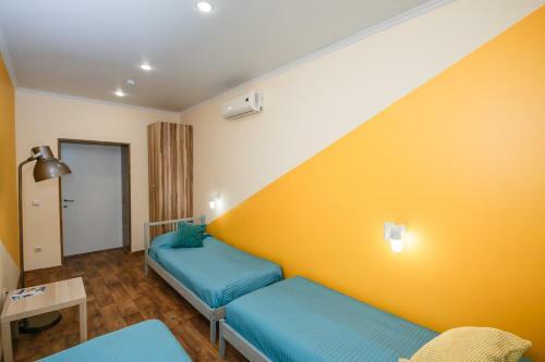 Hostel Svoi Ludi
