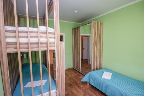 Hostel Svoi Ludi