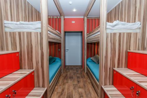 Hostel Svoi Ludi