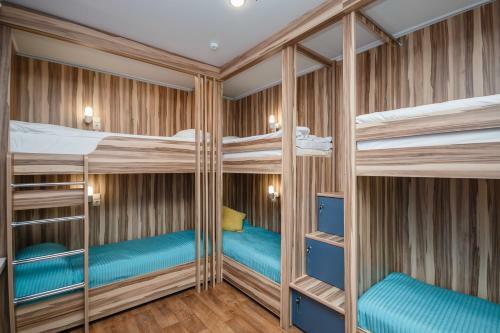 Hostel Svoi Ludi
