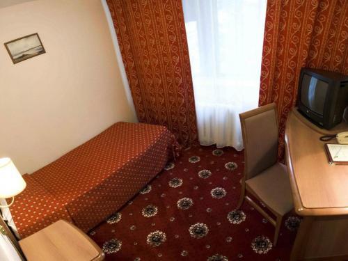 Hotel Cronwell Inn Ugra