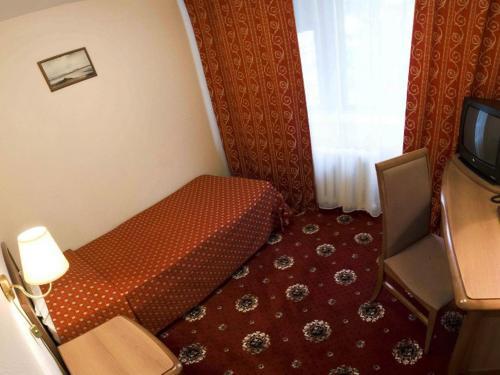 Hotel Cronwell Inn Ugra