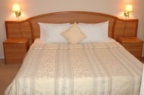 Hotel Cronwell Inn Ugra