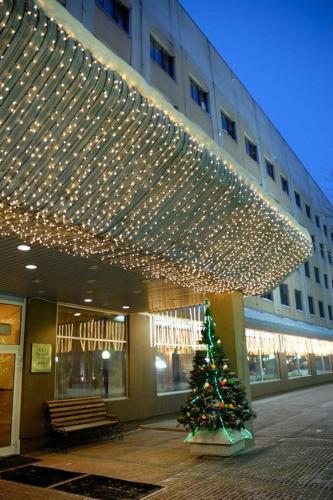 Hotel Cronwell Inn Ugra