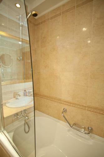 Parus Hotel