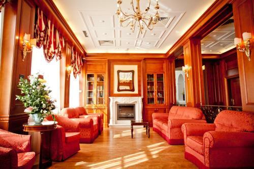 Parus Hotel