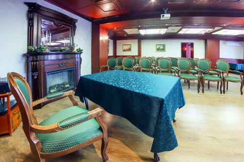 Parus Hotel