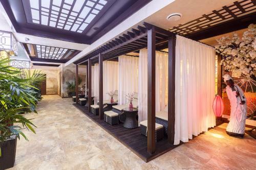 Bliss Hotel & Spa
