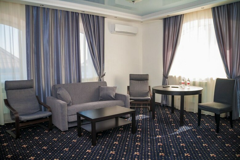 Royal Castle Hotel