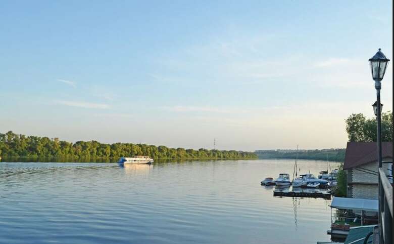 Hotel Landing Stage Master