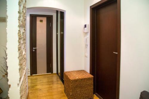 Apartment On Vesny, 7a By Krasstalker