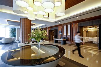 Classic Kameo Hotel & Serviced Apartments