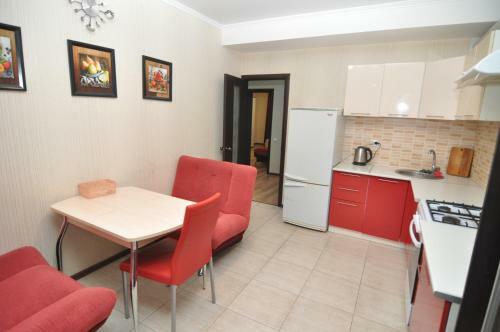 Apartment On Tolstogo