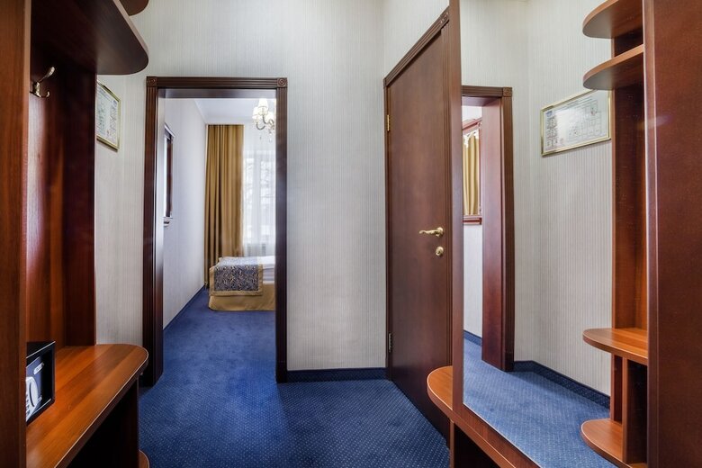 Hotel Dinastiya