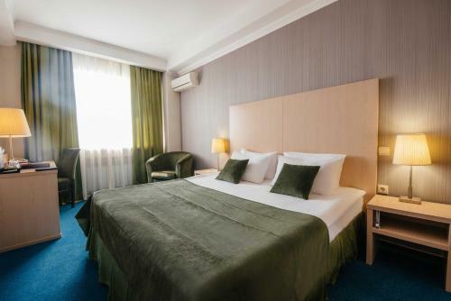 Avrora Business Hotel And Spa