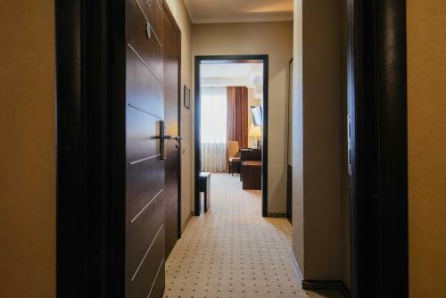 Avrora Business Hotel And Spa