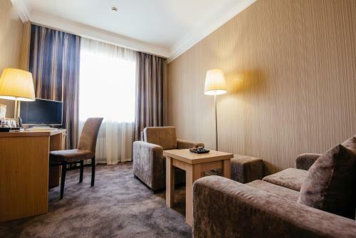 Avrora Business Hotel And Spa