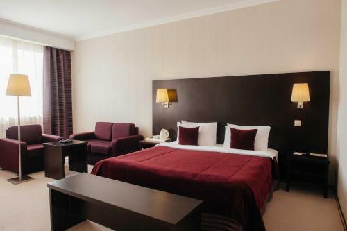 Avrora Business Hotel And Spa