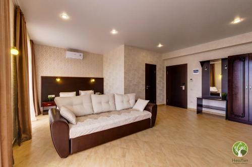 Hostal Hotel Laura