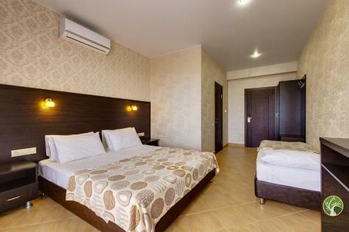 Hostal Hotel Laura