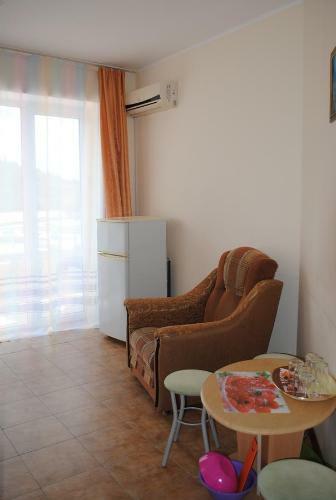 Hostal Edelveis Guest House