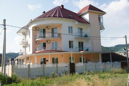 Hostal Edelveis Guest House
