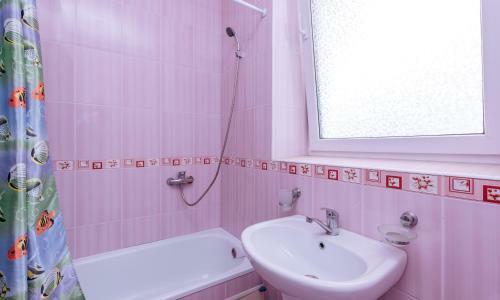 Hostal Planeta Guest House